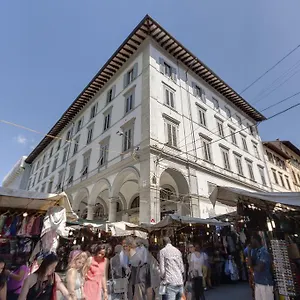 https://cappelle-medici.it-tuscanyhotel.com